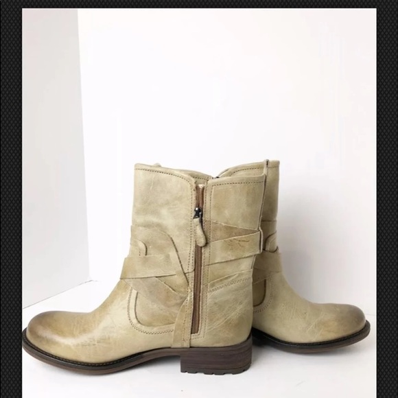 Guess Men’s Sz 10 beige rugged boots new no box - Picture 2 of 8